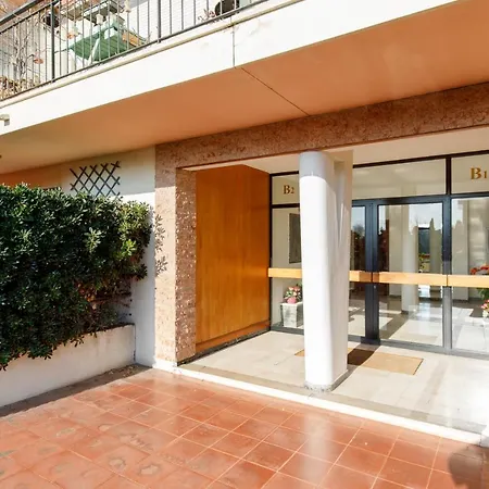 Le Liszt Yourhosthelper Apartamento *